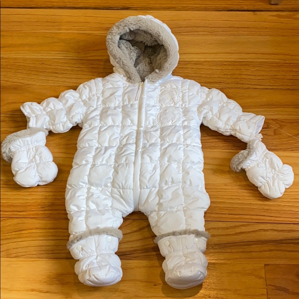 NWOT Taille snowsuit 3m